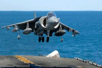 Chiến đấu cơ Mỹ thả bom xuống công viên Australia