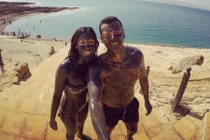 Vợ chồng phi công "đưa nhau đi trốn" khiến ai cũng ghen tị