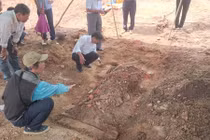 Lãnh đạo Thừa Thiên - Huế quyết dời lăng mộ vợ vua Tự Đức bị san ủi