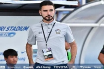 HLV tuyển U15 Thái Lan đẹp như “nam thần”