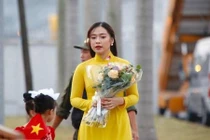 9X tặng hoa Tổng thống Donald Trump khoá Facebook vì sợ "nổi tiếng"