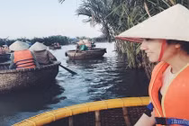 Chèo thuyền, “cưỡi nước” điệu nghệ ở miền Tây trong lòng Hội An 