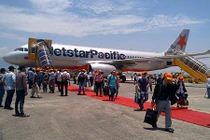 150 hành khách Jetstar bị “giam lỏng” trên máy bay