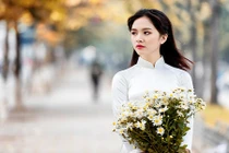 "Con chồng ngỗ ngược" Hà Anh đượm buồn trên phố đông