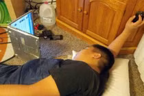 Loạt tình huống hài hước khi người lười "hờn cả thế giới"