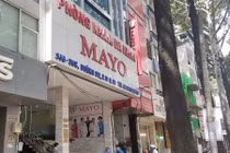 Bệnh nhân kiện phòng khám MAYO cắt trĩ 2 lần không khỏi bị “bơ“