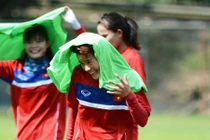 Tuyển nữ Việt Nam SEA Games 29 khổ luyện dưới trời nắng nóng