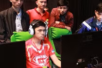 Mức thu nhập không ngờ của thần đồng Chim Sẻ Đi Nắng