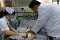 Giết con khi vắt chanh vào miệng khi trẻ sốt co giật