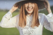 Hot girl Thái Lan mặc áo dài Việt Nam đẹp ngây ngất 