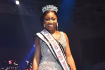 Cận cảnh Tân Hoa hậu bị chê “thảm họa nhan sắc“