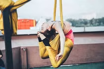 Điêu đứng vì những giáo viên yoga xinh đẹp và "dẻo như bún"