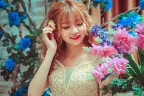 Say đắm vẻ đẹp trong veo của "búp bê" 10X Vĩnh Long