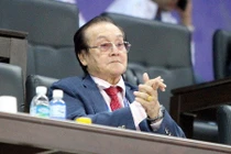 “Không cấp phép cho Flores đấu Huỳnh Tuấn Kiệt“