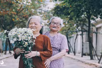 Tình bạn già U90 ở viện dưỡng lão đẹp như cúc họa mi