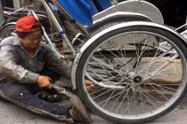 Thợ sửa xích lô kể về thời hưởng “lộc trời” ở Sài Gòn