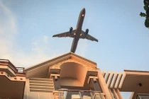 Cận cảnh nơi máy bay “sượt qua đầu” hạ cánh xuống Tân Sơn Nhất