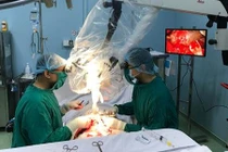 Tăng ca dịp Tết, người đàn ông gặp nạn đứt luôn “của quý“