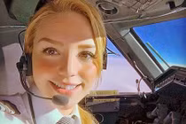 9 nữ phi công xinh đẹp "làm chủ bầu trời" nổi tiếng