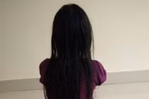 Bà ngoại đau đớn bắt quả tang cháu gái bị cưỡng hiếp