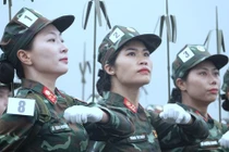 Chùm ảnh: Bóng hồng áo lính vượt nắng, thắng mưa ở TB4