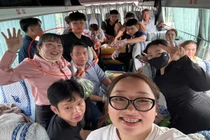 View - Kéo cả “siêu thị mini” đi biển, gia đình Hà Nội gây sốt khi đến Sầm Sơn | Báo Tri thức và Cuộc sống - TIN TỨC PHỔ BIẾN KIẾN THỨC 24H