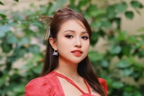 Vân Hugo xin lỗi vì ồn ào quảng cáo sữa