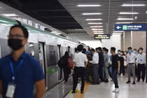 Tàu Cát Linh diễn tập, hành khách tưởng lầm gặp sự cố?