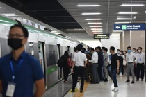 Tàu Cát Linh diễn tập, hành khách tưởng lầm gặp sự cố?