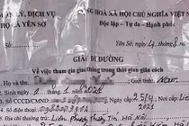 Chợ Yên Sở phát giấy đi đường cho người mua cá… tự ghi thông tin