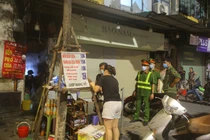 Vất vả "dẹp" hàng quán hàng ăn “cố đấm ăn xôi” mở quá giờ quy định