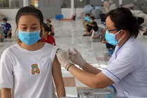 Từ tháng 11/2021, tiêm vaccine phòng COVID-19 cho trẻ em trên toàn quốc