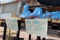 Hà Nội: Xuất hiện “chợ 0 đồng” khắp nơi hỗ trợ người nghèo