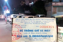 Bãi xe phục vụ khách đi tàu Cát Linh - Hà Đông 'chặt chém' giá