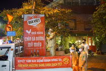 Nhiều hàng quán ở Hà Nội vẫn cố tình mở cửa sau 21 giờ