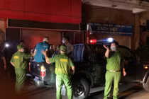 Công an "đột kích" quán karaoke hoạt động chui giữa dịch COVID-19
