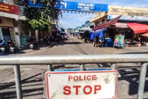 Chợ hoa quả Long Biên bị phong toả do người giao đá là F0