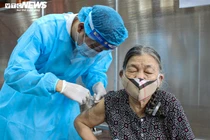 Người Hà Nội tiêm Sinopharm: "Được tiêm là mừng rồi, loại nào cũng tốt"