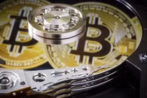 Vứt nhầm ổ cứng chứa Bitcoin, thanh niên xin đào bãi rác để tìm