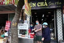 Bún, miến bán ship về “cháy hàng”... ngày đầu Hà Nội nới lỏng