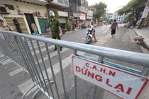 Hà Nội “áp” Chỉ thị 15: Cắt tóc mở cửa, ăn uống mang về