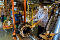 Tháo bạt loạt máy bay... sẵn sàng “nhận lệnh” nối chuyến nội địa