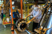 Tháo bạt loạt máy bay... sẵn sàng “nhận lệnh” nối chuyến nội địa