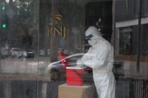 Hà Nội: Hàng loạt hàng quán bị đóng cửa do 5 ca F0 đến