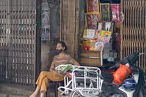 Thủ phủ đồ chơi trung thu vắng vẻ, lác đác bán đèn ông sao rước… online