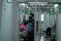 Hà Nội: Tàu đường sắt Cát Linh - Hà Đông vắng vẻ ngày đầu tuần