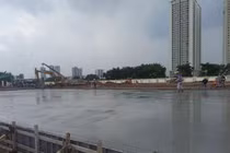 Công trường xây dựng Bệnh viện dã chiến lớn nhất Hà Nội, quy mô 500 giường bệnh