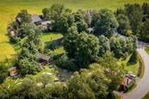 Phát hiện ngôi mộ cổ có 22 miếng vàng lá chạm khắc tinh xảo