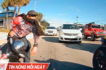 Video: Mắng chửi xe máy nẹt pô, tài xế ô tô bị đánh hội đồng dã man