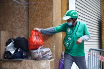 Vận chuyển hàng hoá khó khăn, Hà Nội cho phép 2.200 shipper hoạt động